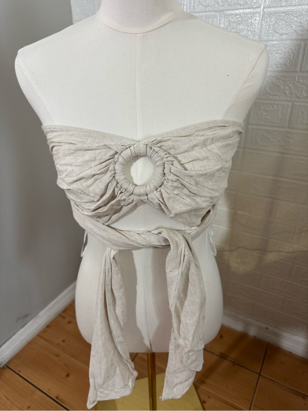 HIPS Cream Ring-Front Linen Wrap Bandeau